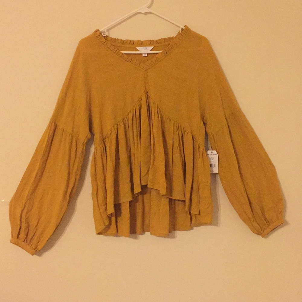 Ruffle Edge Peasant Time and Tru Top - Picture 3 of 6